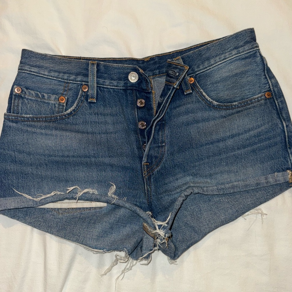 Levi’s 501 Medium Wash